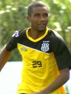 Cicinho - Reprodução - Top 5 contratações da Ponte Preta na história
