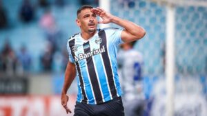 Diego Souza - Lucas Uebel-Grêmio FBPA - Relembre os cinco melhores artilheiros veteranos da última Série B