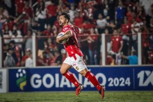 Top-10-jogadores-mais-valiosos-do-Vila-Nova-Alesson-Foto-Roberto-Corrêa_Easy-Resize.com