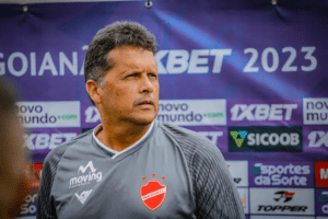 Claudinei Oliveira - Roberto Corrêa - VNFC - treinadores mais experientes Série B