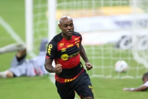 Vágner Love - Aldo Carneiro-Pernambuco Press - 10 jogadores para ficar de olho na Série B 2023 - Jogadores mais veteranos que disputarão a Série B 2023; conheça