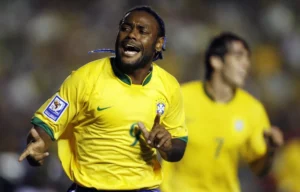 Vagner Love seleção - AFP - Craques que atuaram na Seleção Brasileira e jogarão a Série B