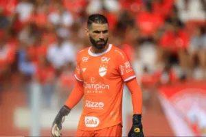 Vanderlei Vila Nova - Wesley Costa - O Popular - Jogadores mais veteranos que disputarão a Série B 2023; conheça