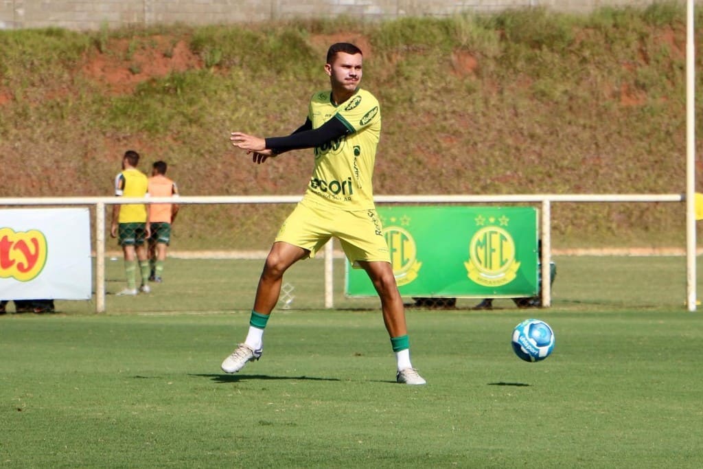 Com bom jogo, Wesley Soares entra na seleção da rodada da Série B