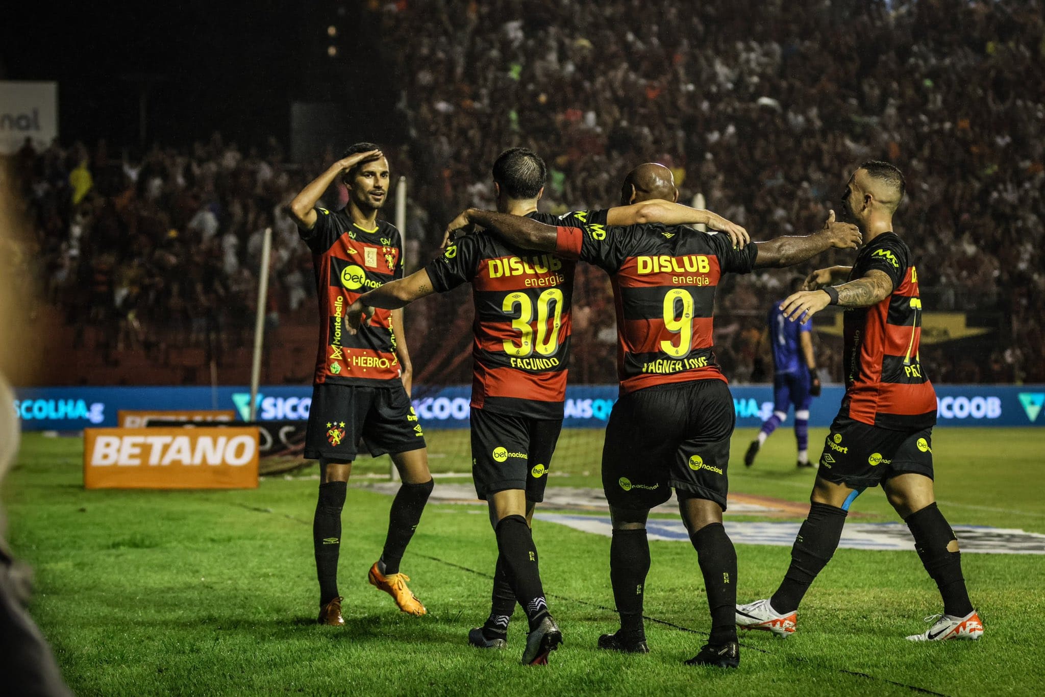 Sport goleia Londrina e sobe para a vice-liderança da Série B