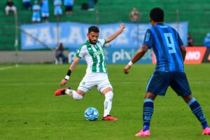 Nenê perde pênalti e Juventude fica apenas no empate com o Londrina