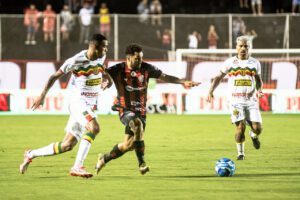 Sampaio Corrêa Vitória onde assistir escalações - Foto Victor Ferreira