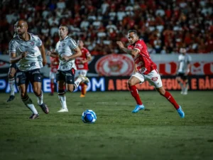 Campeonato Português: Assista ao vivo e de graça ao jogo Vitória