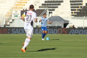 Avaí suporta a pressão, vence a Ponte Preta e se distancia mais do Z-4