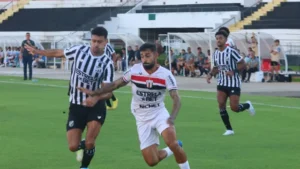 Em duelo pelo meio da tabela, Botafogo-SP e Ceará empatam em jogo de quatro gols
