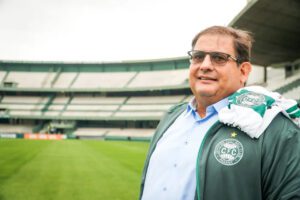 Guto Ferreira técnico Divulgação Coritiba_Easy-Resize.com