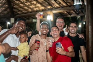 Jogadores, diretores e familiares comemoram título do Vitória - Foto Victor Ferreira/ECV