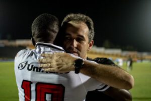 Léo Condé torcida Vitória - Foto Victor Ferreira ECV (2)