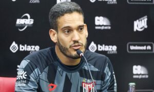 Ronaldo pênalti Atlético-GO - Foto Ingryd Oliveira ACG