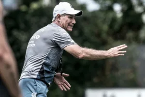 Ariel Holan - técnicos estrangeiros Santos - Foto Divulgação_Easy-Resize.com