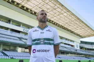 Qual a folha salarial do Coritiba - Fransérgio