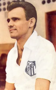 Jogadores que mais vezes vestiram a camisa do Santos na história - Pepe
