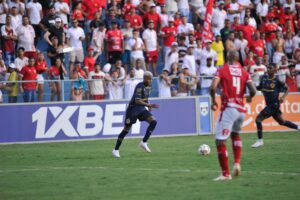 Aparecidense surpreende e vence o Vila Nova pela semifinal do Goianão